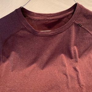 Lululemon Men’s shirt